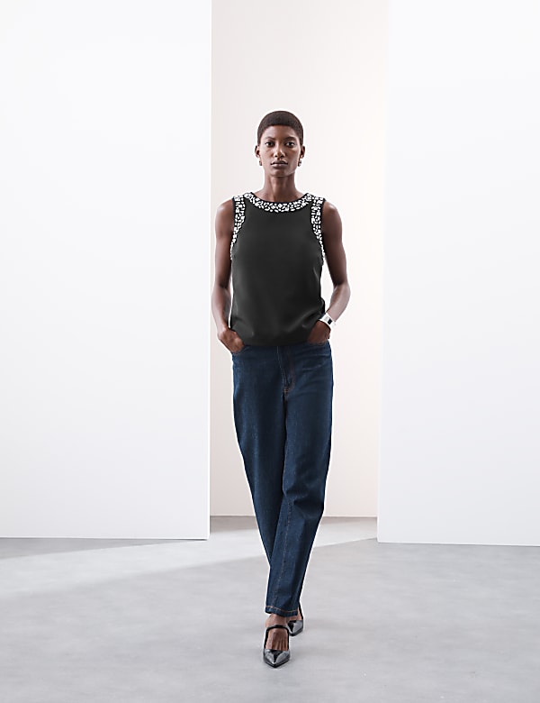 Embellished Crew Neck Sleeveless Blouse - RO