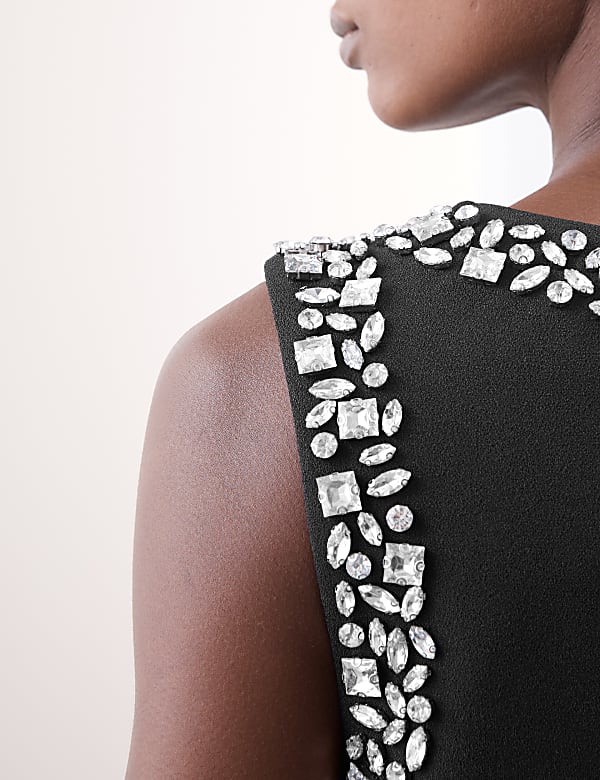 Embellished Crew Neck Sleeveless Blouse - RO