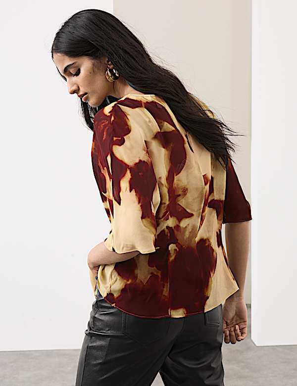 חולצה בהדפס עם קשירה בחזית - IL