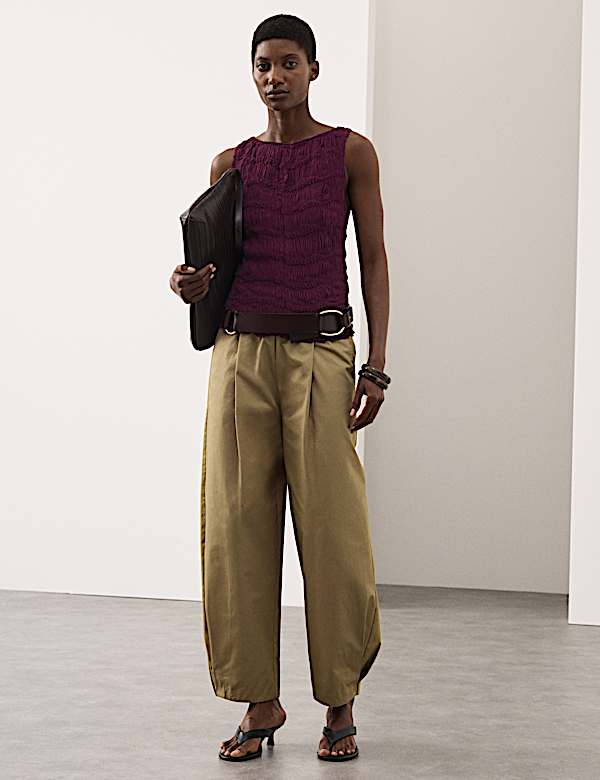 Gesmoktes Tr&auml;gertop mit Strukturmuster - AT