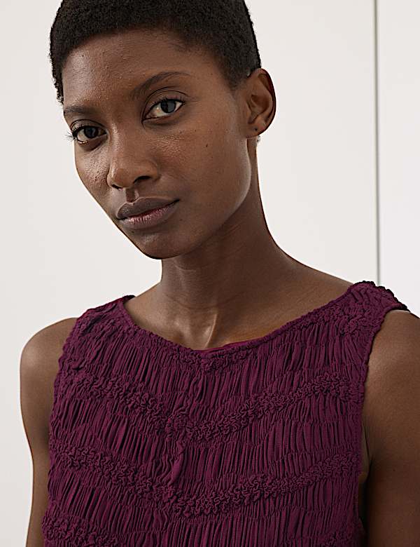 Gesmoktes Tr&auml;gertop mit Strukturmuster - AT