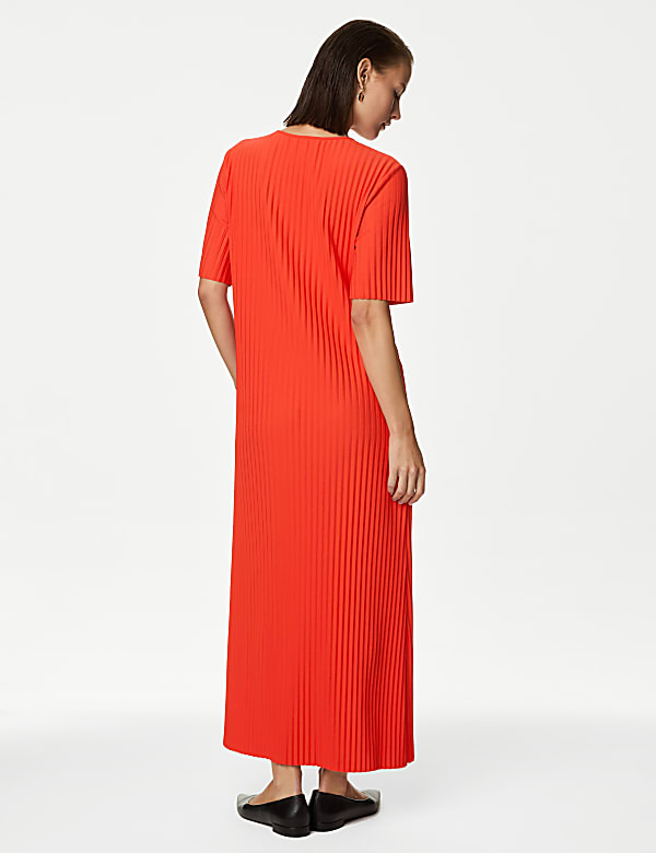 Plisse Round Neck Midi T-Shirt Dress