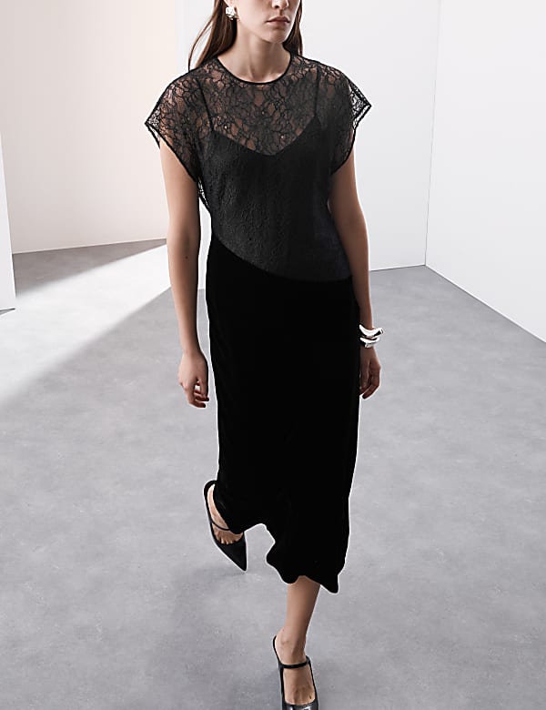 Robe midi coupe droite en velours et soie ornee de dentelle BLACK Robes M S CH