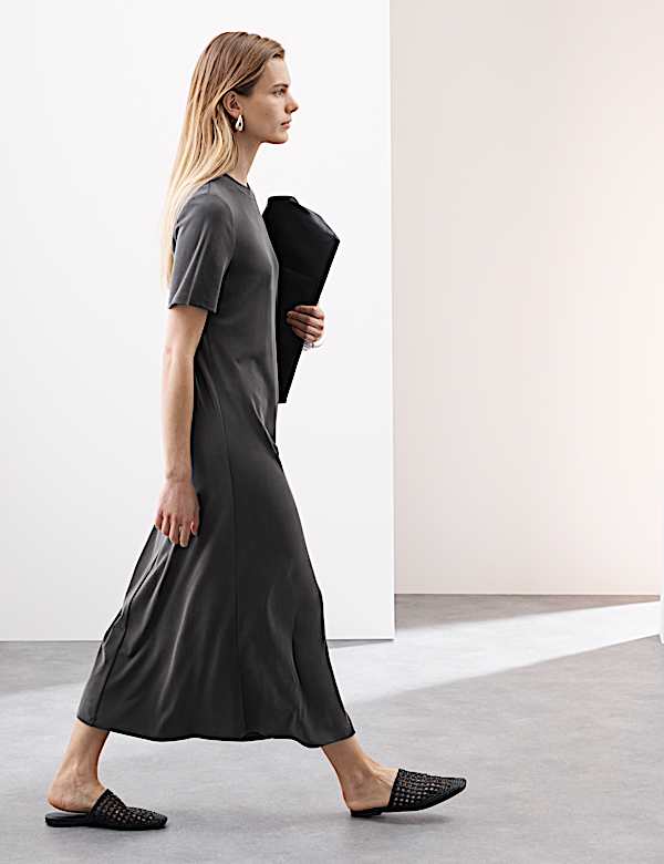 Robe droite maxi en jersey c&ocirc;tel&eacute; - CH