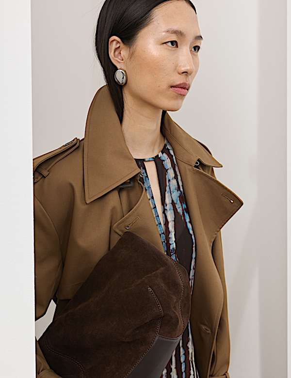 שמלת מידקסי בגזרה ישרה וצמודה מבד שיפון בהדפס - IL