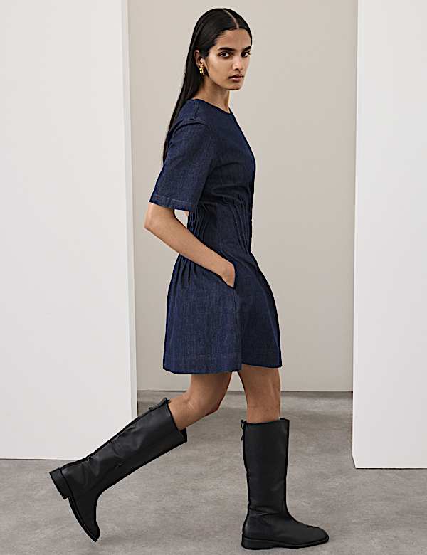 שמלת סקייטר מיני מבד ג'ינס עם קפלים - IL