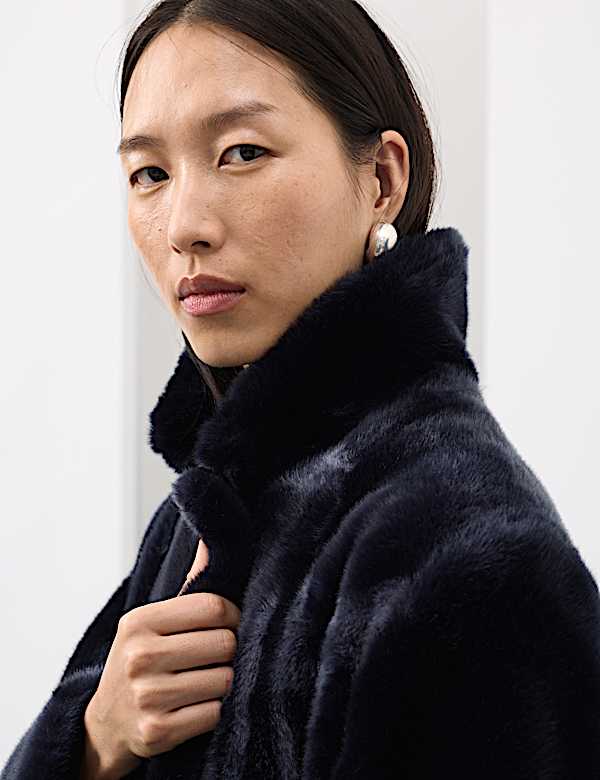 Manteau coupe longue à encolure en fausse fourrure - LU