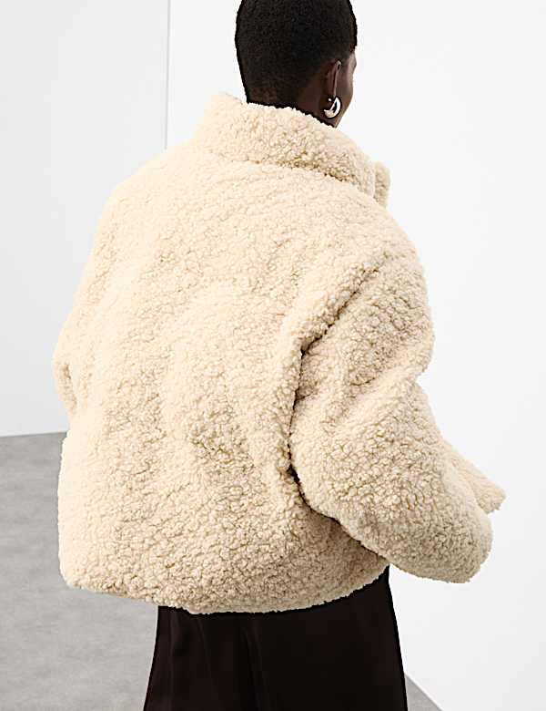 Puchowy płaszcz z misia ze st&oacute;jką - PL