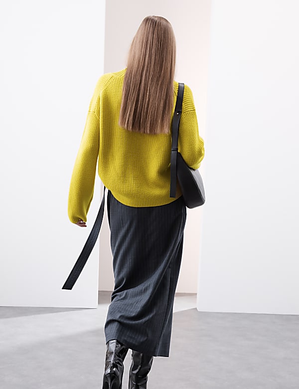 סריג ארוג עם צווארון וי מצמר מרינו טהור - IL