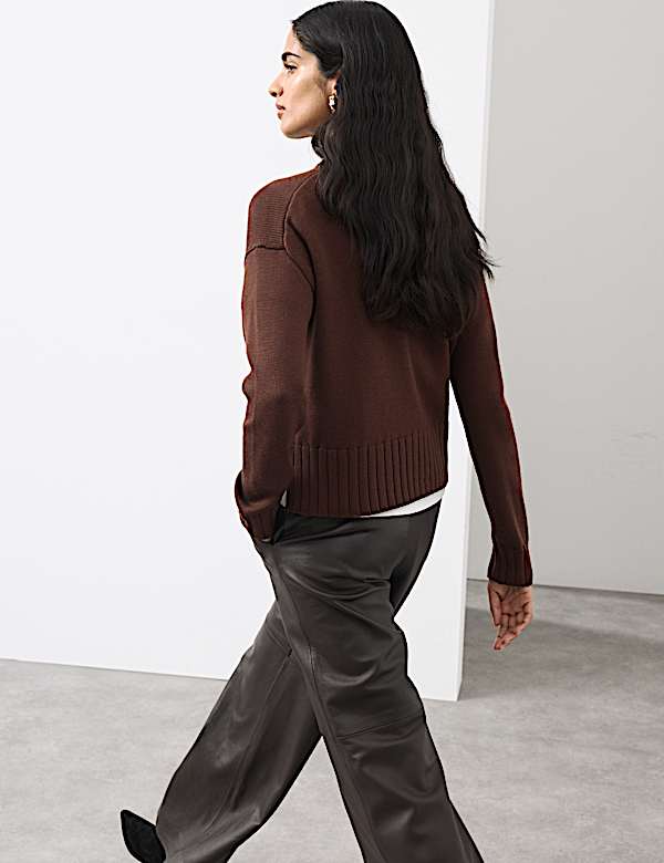 Gerippter Pullover aus reiner Merinowolle mit Rundkragen - AT