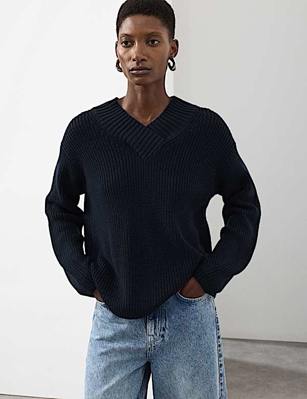 Pure Merino Wool V-Neck Jumper - LT
