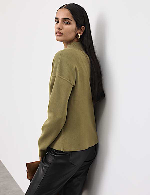 Ribbed Cropped V-Neck Jumper - FR