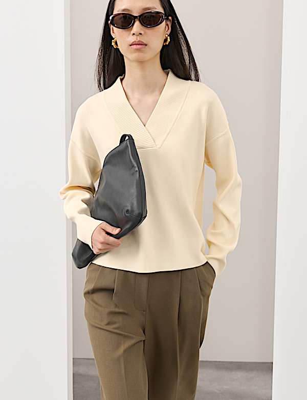 Ribbed V-Neck Jumper - ES