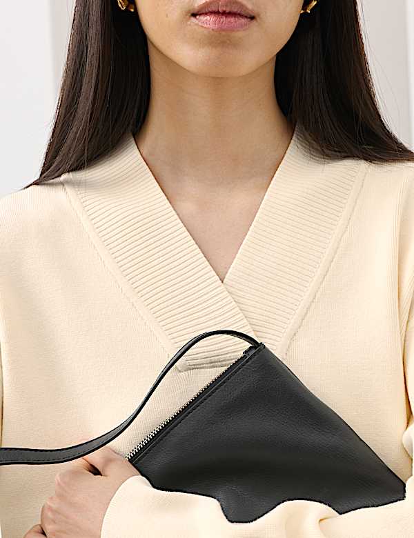 Ribbed V-Neck Jumper - ES