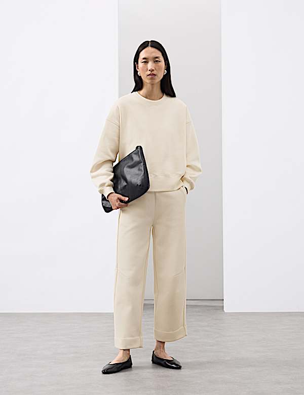 Knöchellange Jogginghose mit gebürstetem Barrel Leg - AT