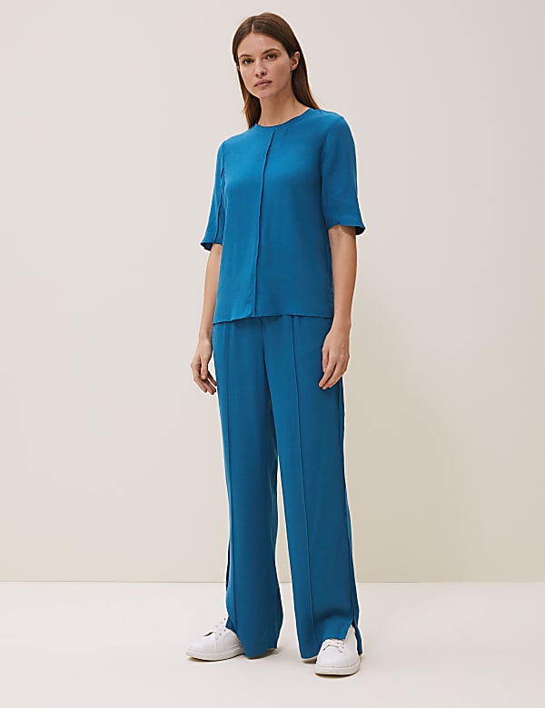 Satin Back Crepe Short Sleeve Top