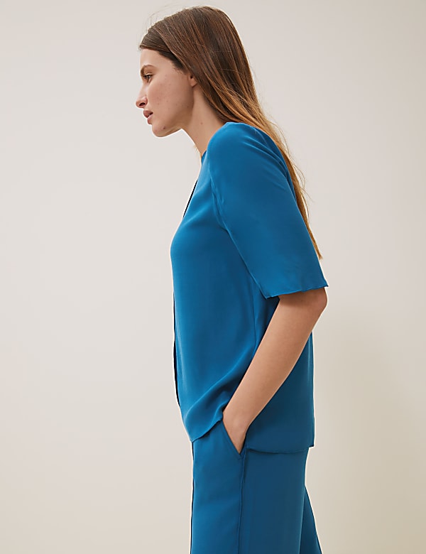 Satin Back Crepe Short Sleeve Top