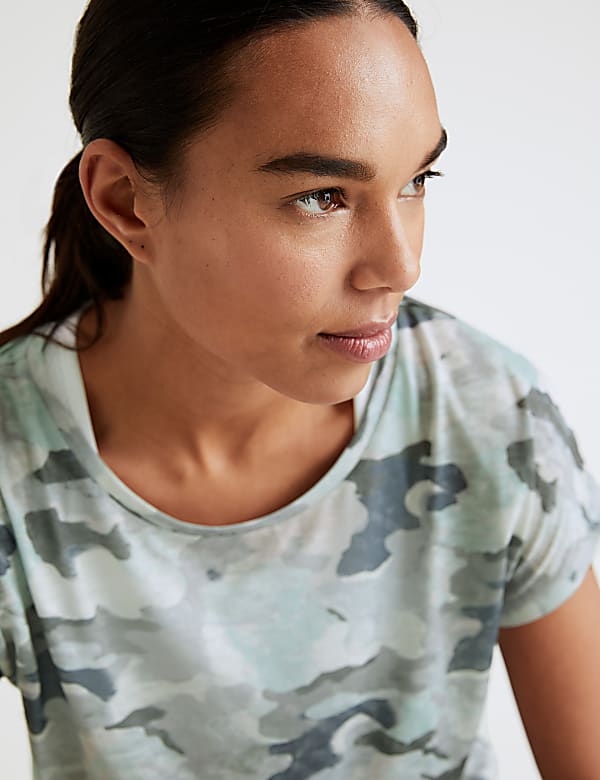 Lightweight Scoop Neck Relaxed T-Shirt - AU