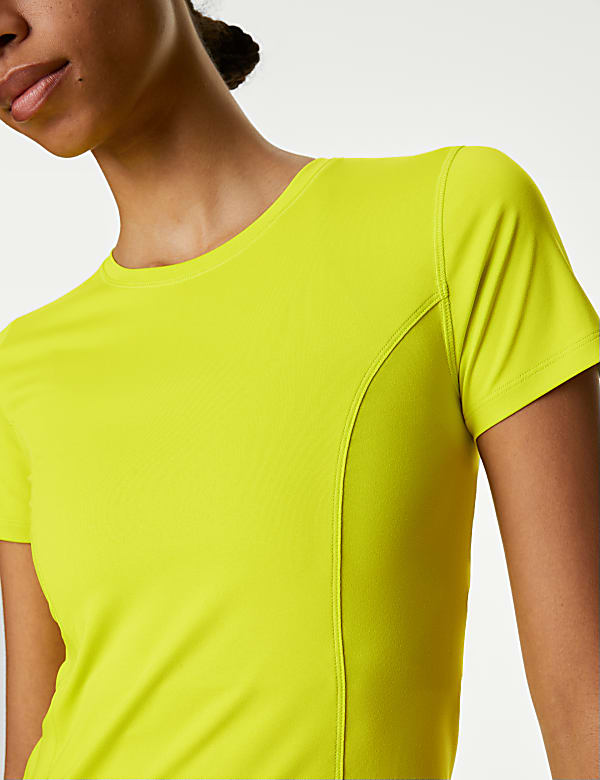 Scoop Neck Short Sleeve T-Shirt