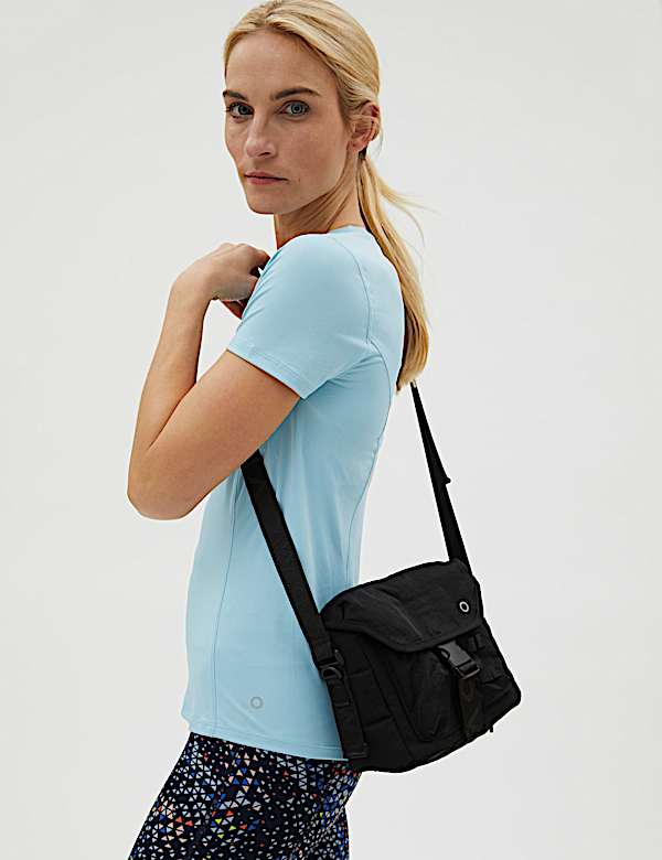 Scoop Neck Short Sleeve T-Shirt