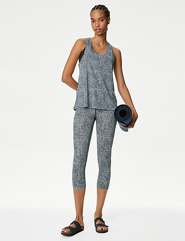Scoop Neck Relaxed Sleeveless Yoga Top