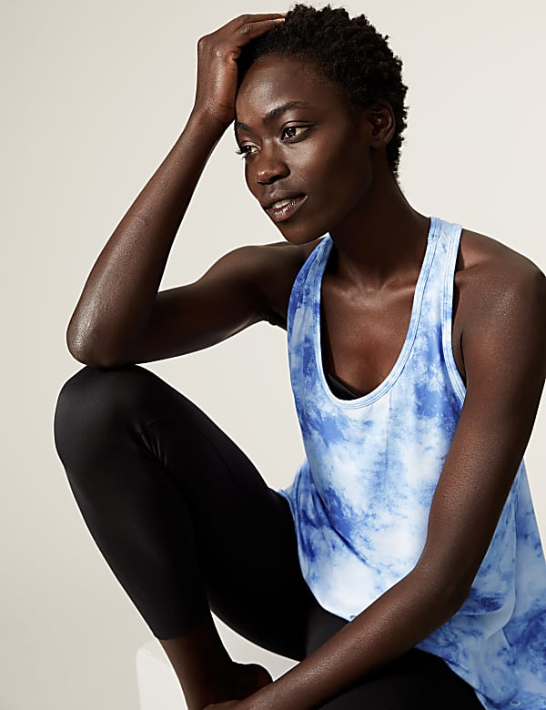 Scoop Neck Relaxed Sleeveless Yoga Top