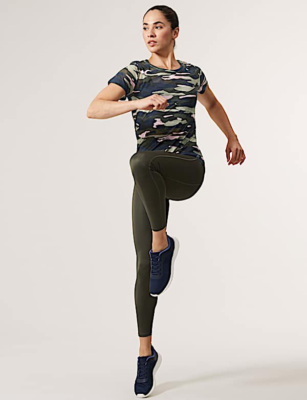 Lightweight Printed Scoop Neck T-Shirt