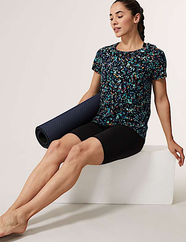 Lightweight Printed Scoop Neck T-Shirt