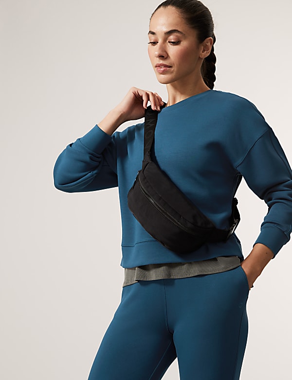 Crew Neck Long Sleeve Cropped Sweatshirt