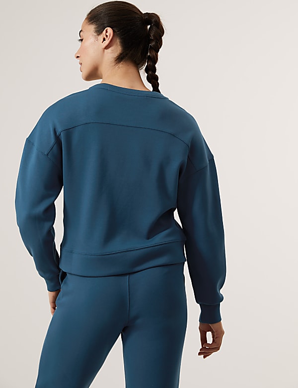 Crew Neck Long Sleeve Cropped Sweatshirt