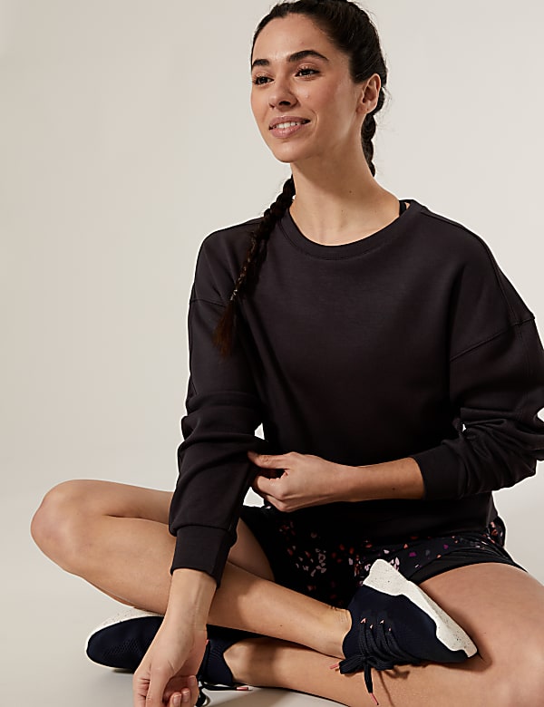 Crew Neck Long Sleeve Cropped Sweatshirt