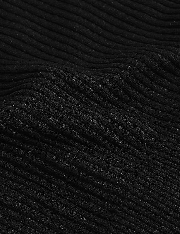 Scoop Neck Seamless Fitted Crop Top