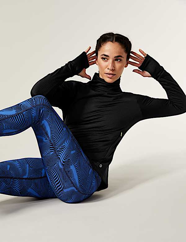 Thermal Funnel Neck Running Top