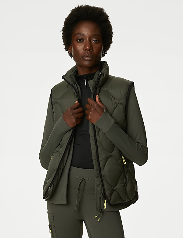 Stormwear™ 絎縫漏斗領夾層背心 - HK