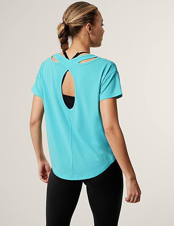 Scoop Neck Cross Back Yoga T-Shirt