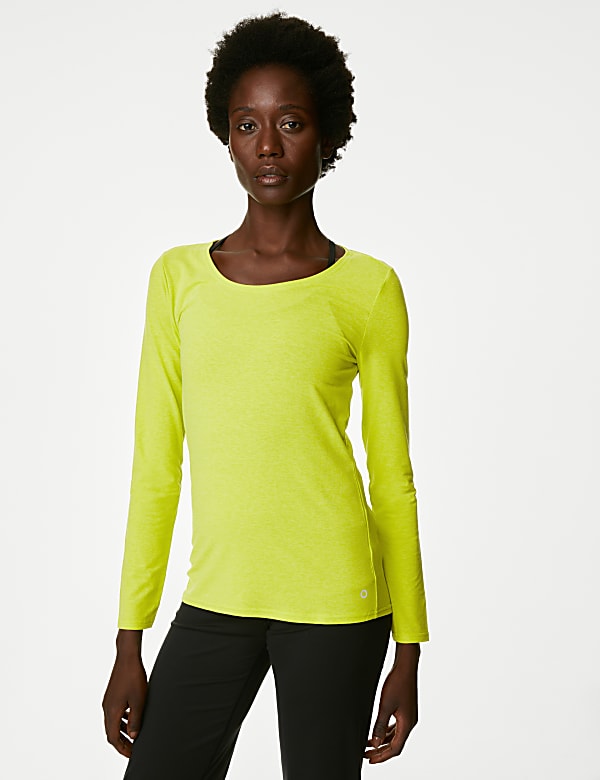 Scoop Neck Ruched Back Yoga Top