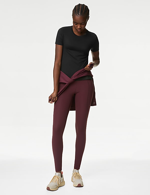 Yoga-T-shirt met lage ronde hals en wikkelstijl op de rug - NL