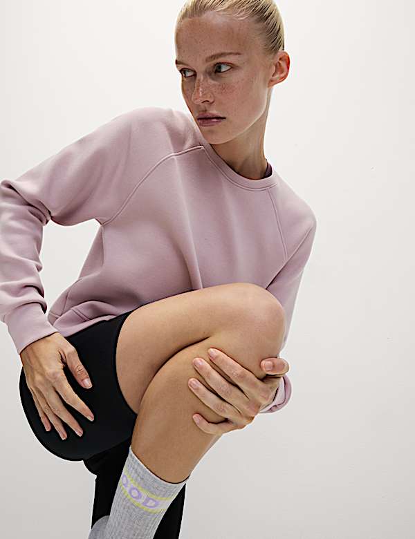 Round Neck Relaxed Yoga Crop Sweatshirt - US