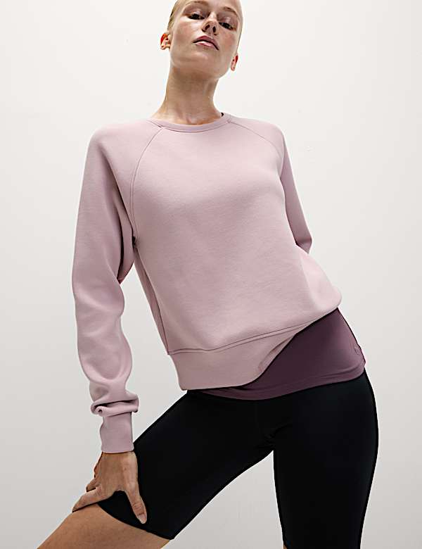 Round Neck Relaxed Yoga Crop Sweatshirt - UA