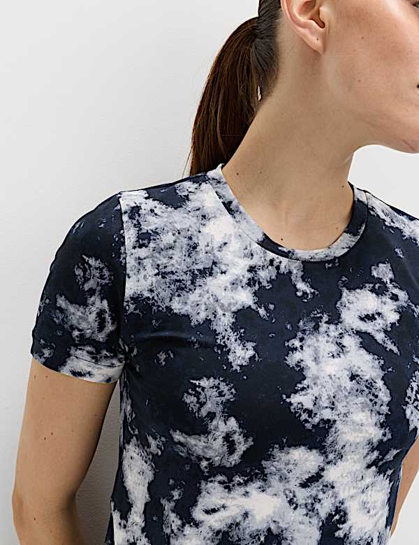 Printed Scoop Neck Fitted T-Shirt - RS