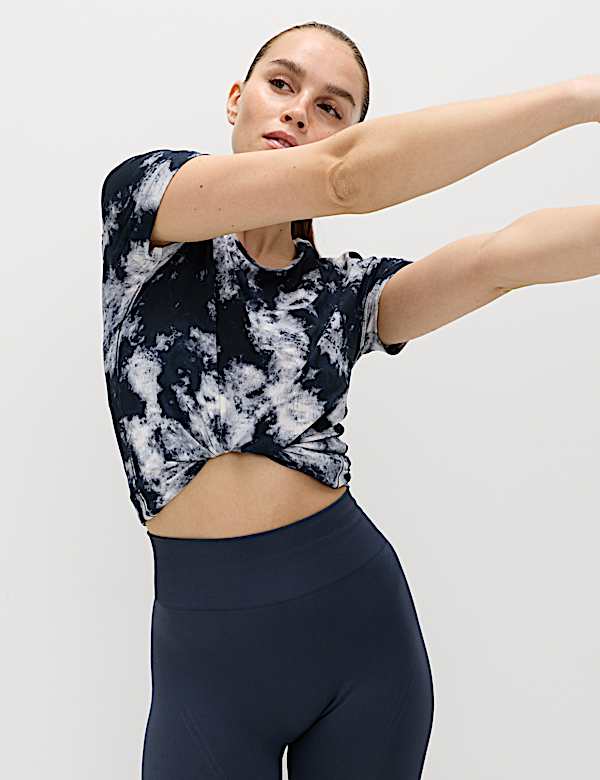 Printed Scoop Neck Fitted T-Shirt - RS