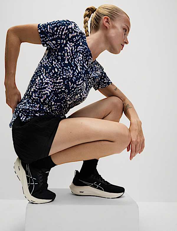 Printed Scoop Neck Fitted T-Shirt - RO