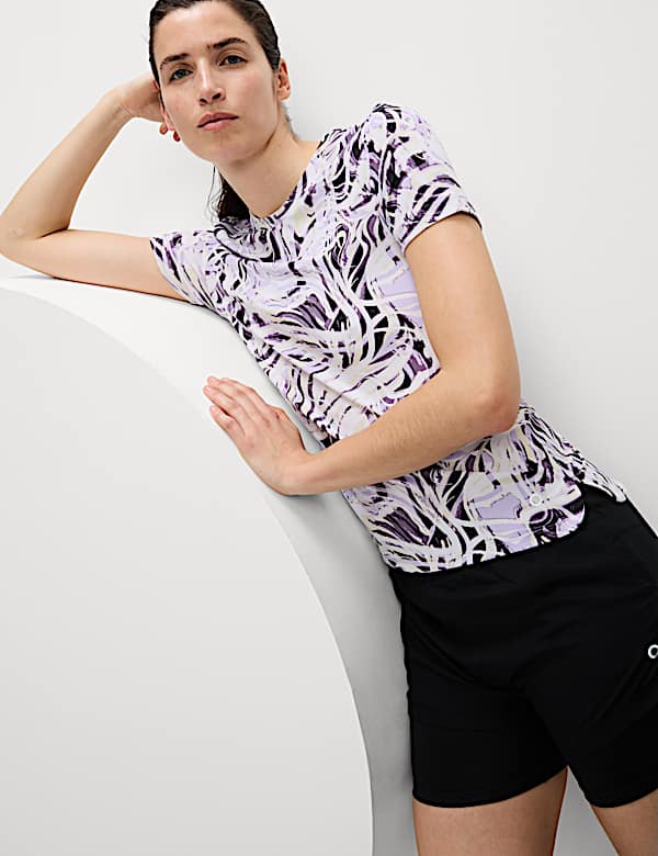 Printed Scoop Neck Fitted T-Shirt - BG