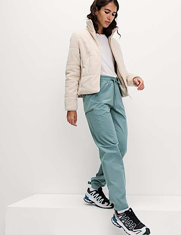 Pantalon de randonn&eacute;e coupe fusel&eacute;e, dot&eacute; de la technologie Stormwear&trade; - FR