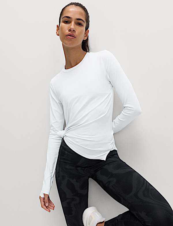 Scoop Neck Fitted Gym Top - EE