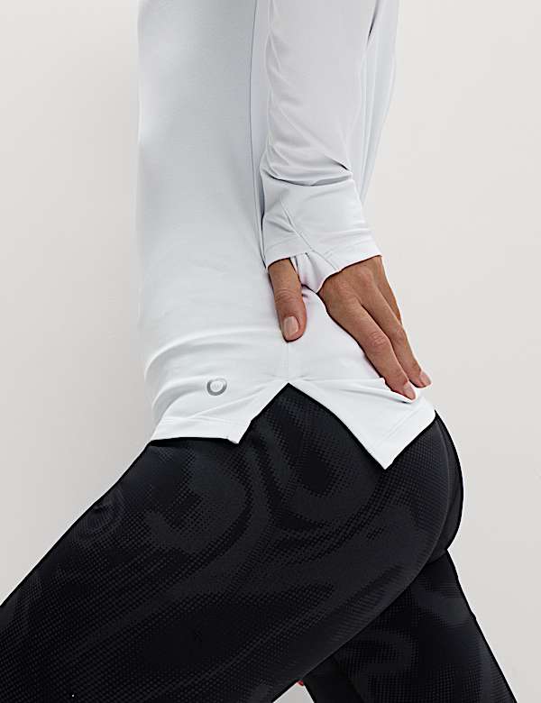 Scoop Neck Fitted Gym Top - EE