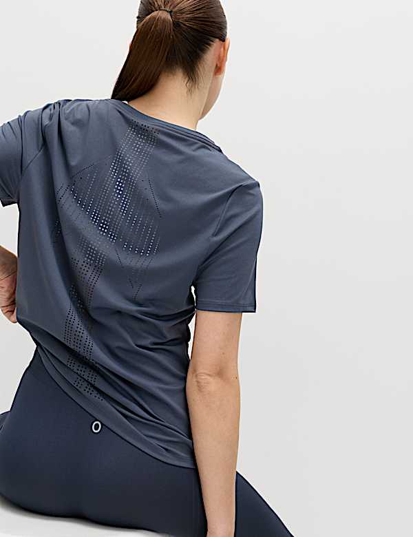 T-shirt Cool Comfort&trade; d&eacute;coup&eacute; au laser - CH