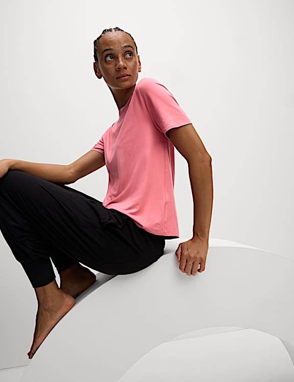 Go Balance Flexifit™ Round Neck Yoga T-Shirt - SE