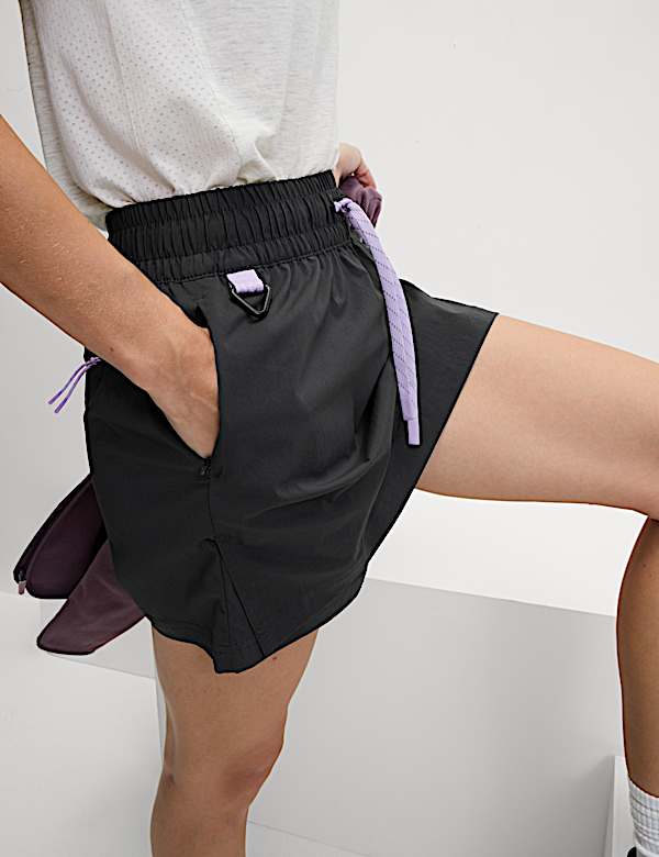 Jupe-short de randonn&eacute;e taille haute, dot&eacute; de la technologie Stormwear&trade; - CA