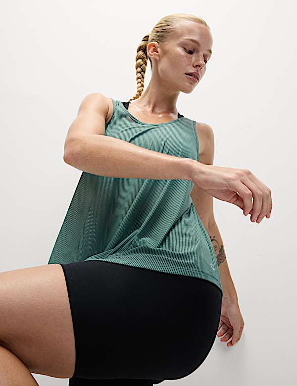 גופיית ריב שקופה בגזרה נינוחה עם צווארון עגול ורחב - IL